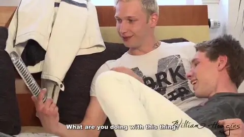 Junge Swingerpaare ficken zusammen