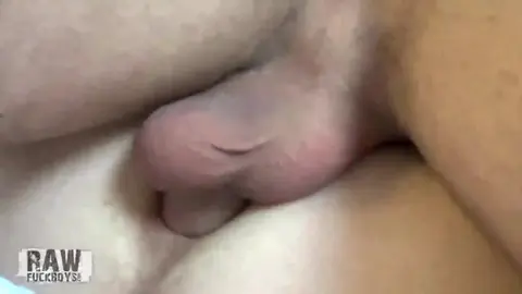 Sensual sex between twinks