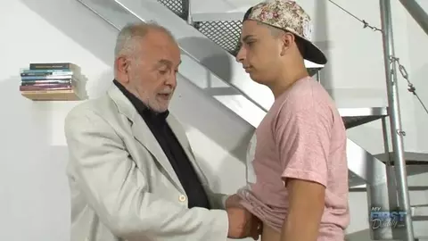 Un teppista 18enne scopa un uomo di 60 anni