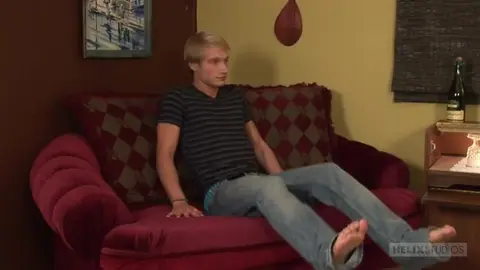 Max Carter desvirga a un joven — HelixStudio