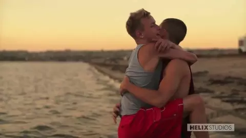 Los socorristas están ardientes y follan duro