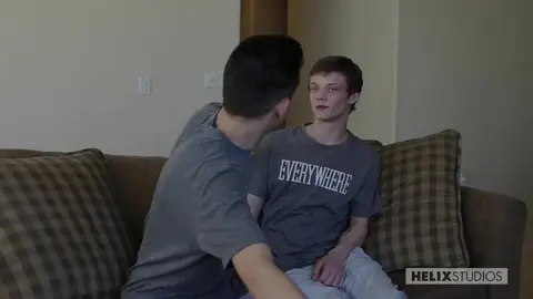 18 лет и такой похотливый — его трахают