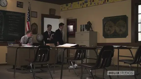 Sesso a tre al liceo (18+)