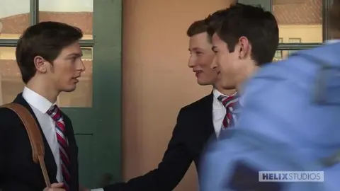 Тройничок в школе (18+)