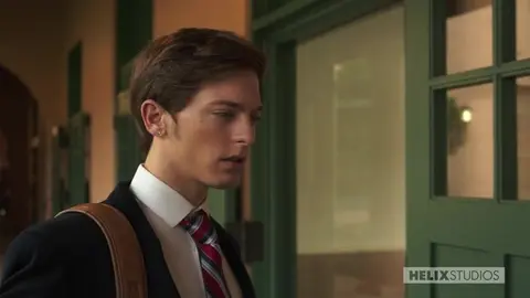 Trío en el instituto (18+)