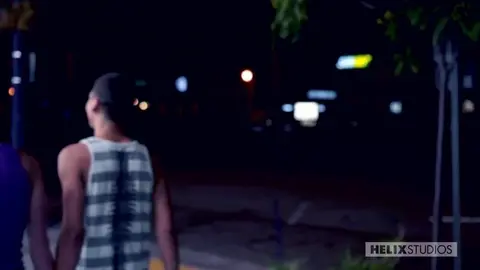 Llena el culo de su amigo con su semen