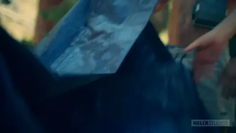 Threesome tra amici al campeggio