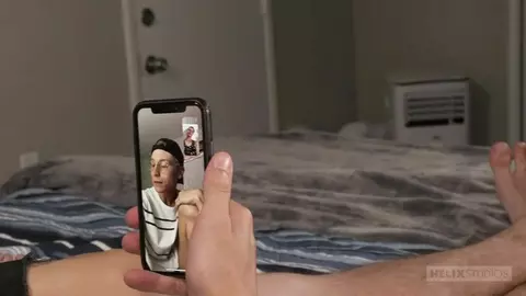 Fa cornuto il suo uomo con il suo migliore amico