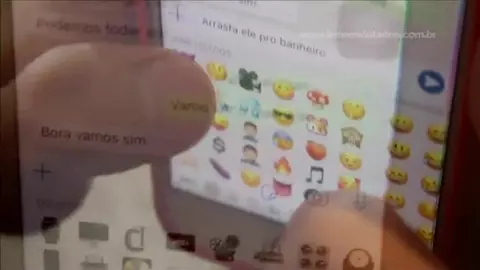 Joven gay borracho follado por dos tíos