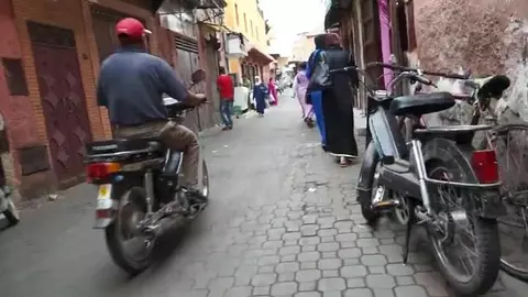 Macho árabe mete forte num francês passivo