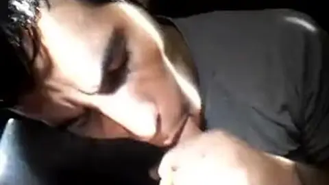 Geiler arabischer Twink wichst und wird gefickt