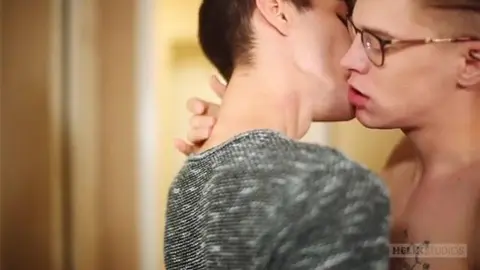 Flip-fuck con il secchione della classe