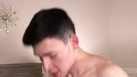 Trevor Harris confessa i suoi sentimenti a Devin Holt