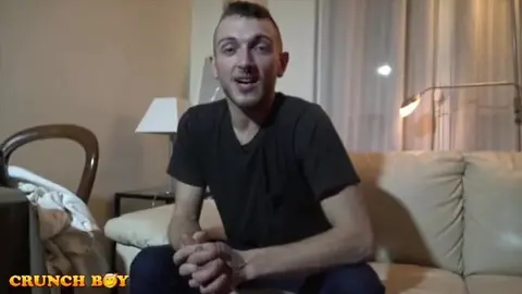Blond young man fucked a virile hipster