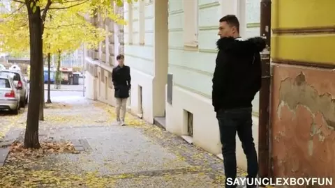 A bottom that wants it!