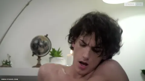 Cavalca un grosso cazzo