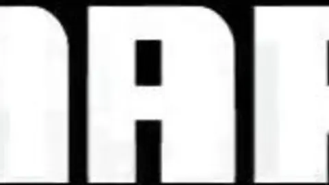 Ragazzo di 18 anni ama il sesso con uomini più grandi