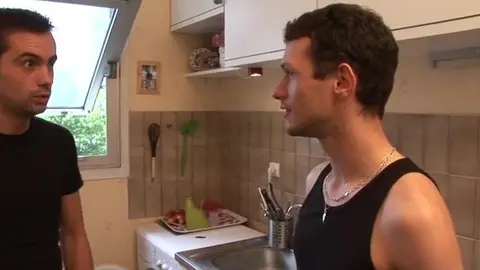 Il ragazzo delle consegne viene scopato a secco