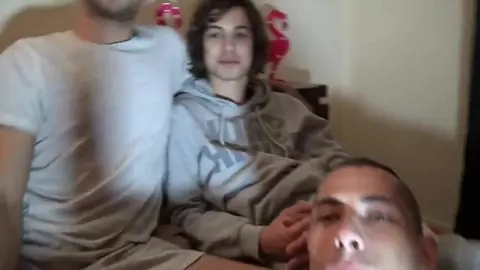 Roman Tik inicia um jovem novato