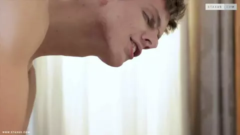 Köstlicher Schwanz — Lukash Saunders & Damian Lex