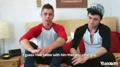 Jake Bass, mano ativo, mete rola num twink