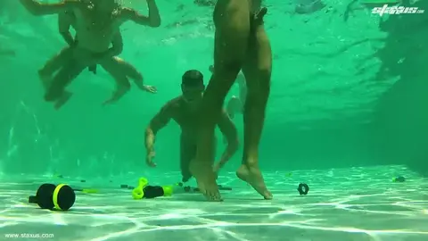 6 twink arrapati in un’orgia bareback in piscina