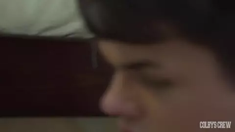 Sag es deinem Mitbewohner nicht! — Abe Andrews & Colby Jansen