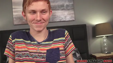 Pelirrojo se masturba la polla