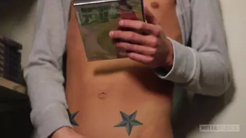 Twink jerks on cam — not “unknowingly” — Jordan Thomas