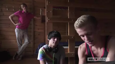 Desfloração anal no acampamento — Connor Maguire & Scotty Clarke