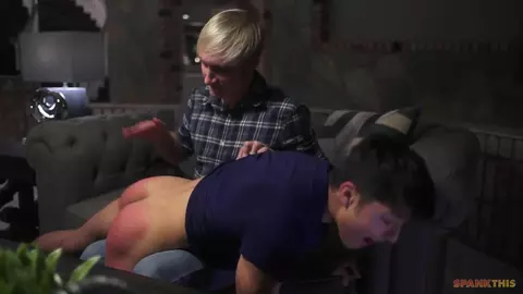 Max Carter жёстко трахает симпатичную попку Angel Rivera