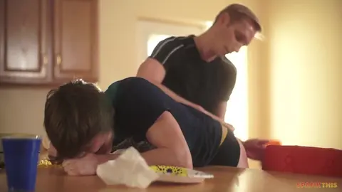 Sculacciate e culi rossi — Max Carter & Tristan Adler