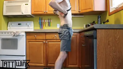 SpyCams: L'operaio mi riempie il culo