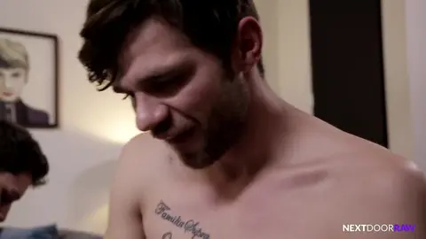 Festa do pijama com atletas gostosos