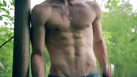 Giovane boxer twink nudo