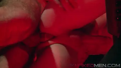 Ridefinire i momenti di piacere - Woody Fox & James Longhill