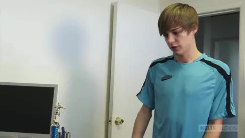 Тренер Джонс ебет Кайла – Кайл Росс и Доминик Джонс