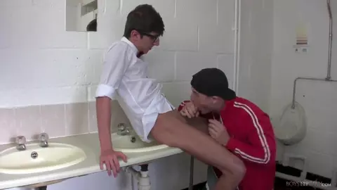 ¿Me estás mirando la polla? - Sean Savoy y Josh Adams