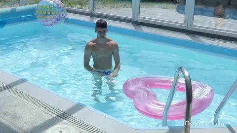 Schwimmen und lecken