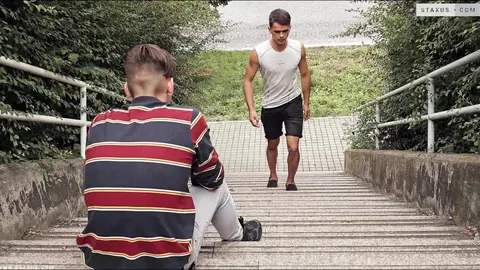 Moleque fofo monta no meu pau