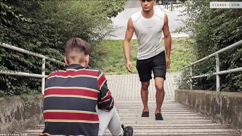 Moleque fofo monta no meu pau
