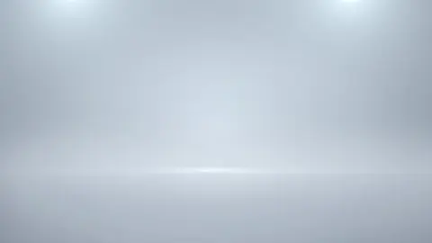 Joel Tamir se deja estirar el culo por un joven bien dotado