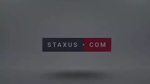 Si sveglia arrapato e scopa duro il partner