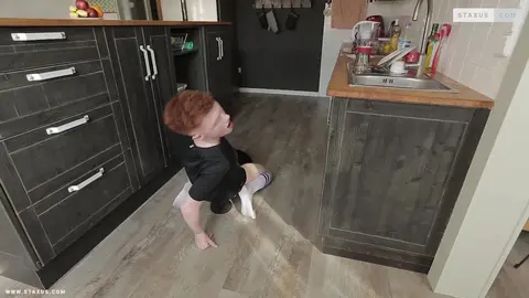 Due cazzi per un giovane ragazzo sottomesso