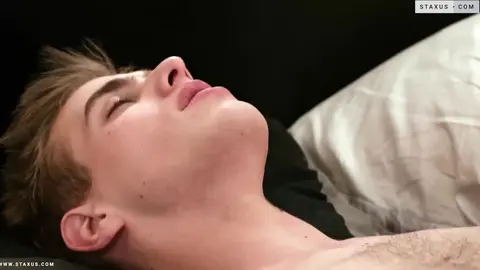 Утро начинается с жёсткого траха