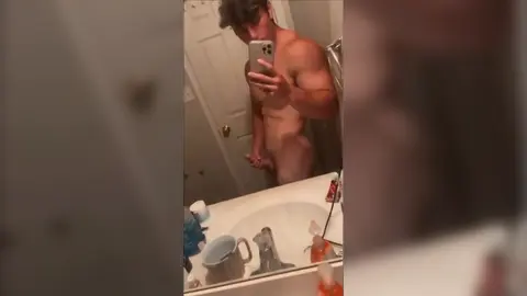 William Andrew Richardonn — Solo-Wichsen versaut