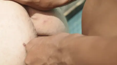 2 enormes pollas negras para Tim Law