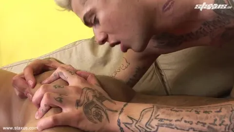 Motos versáteis em flip-fuck - Mickey Taylor & Will Sims