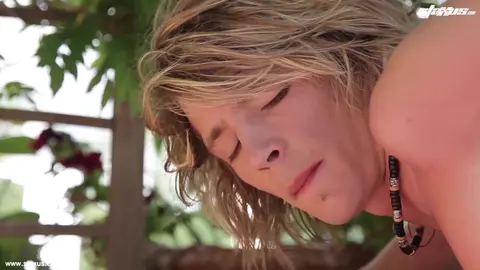 Passiv blond, mit Sperma besamt