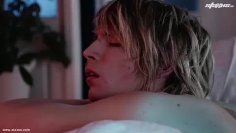 Возбуждённого парня жестко оттрахали